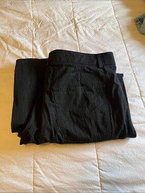 Abercrombie and Fitch Women’s  Black Mid Rise Barrel Pants